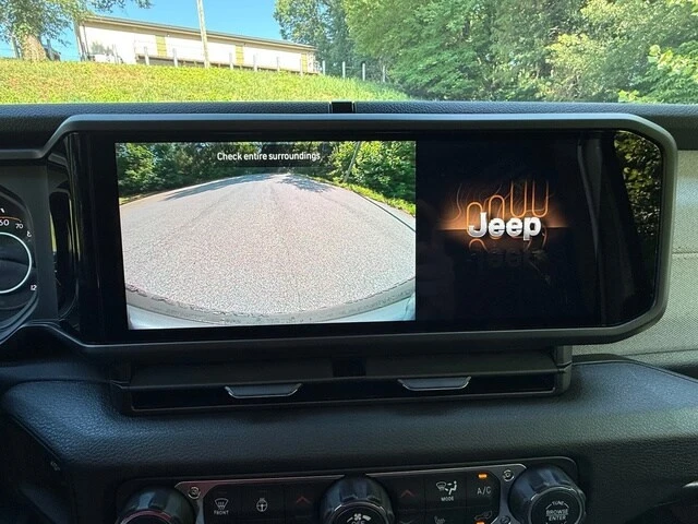 2026 Jeep JL Wrangler - Image 22 of 28