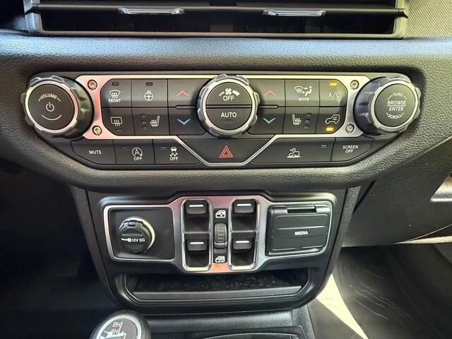 2026 Jeep JL Wrangler - Image 23 of 28