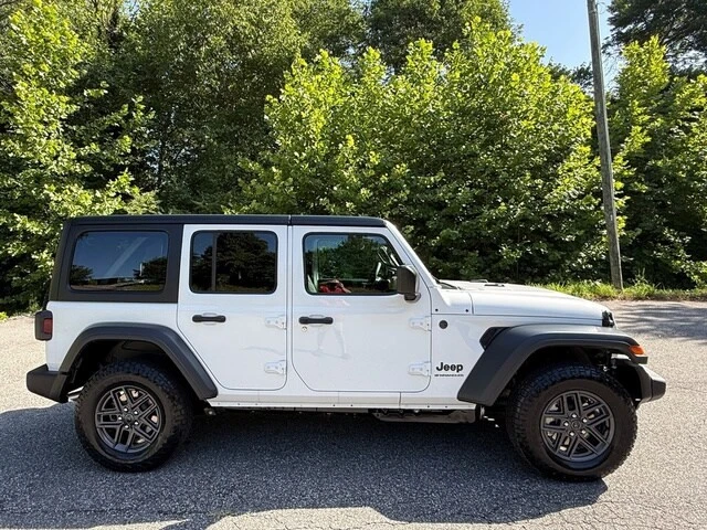 2026 Jeep JL Wrangler - Image 6 of 28