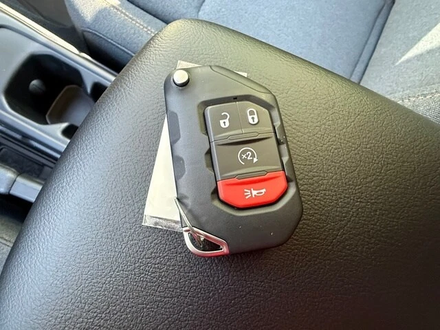 2026 Jeep JL Wrangler - Image 27 of 28