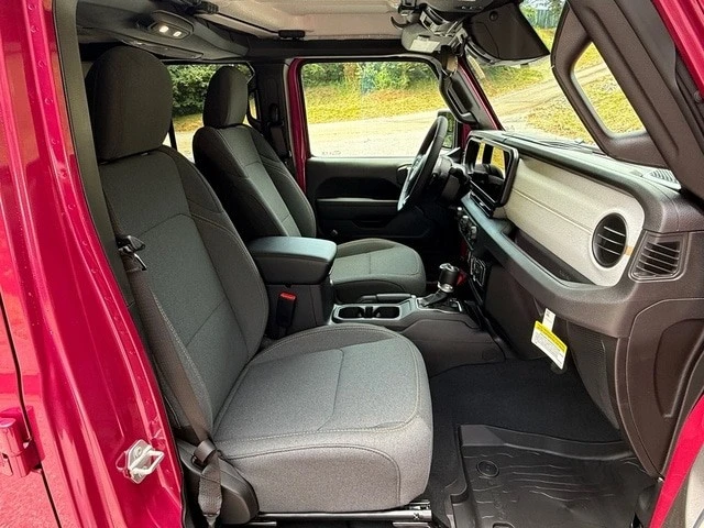 2026 Jeep JL Wrangler - Image 18 of 30