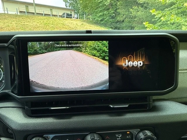 2026 Jeep JL Wrangler - Image 23 of 30