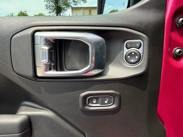 2026 Jeep JL Wrangler - Image 13 of 30