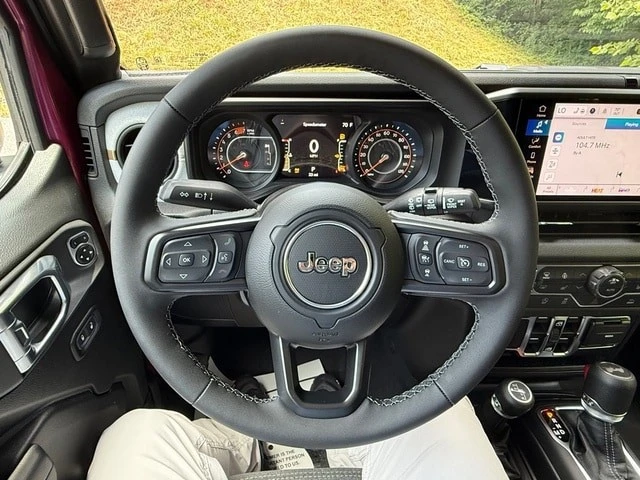 2026 Jeep JL Wrangler - Image 19 of 30