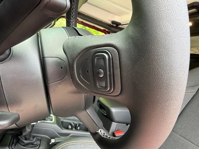 2026 Jeep JL Wrangler - Image 14 of 30
