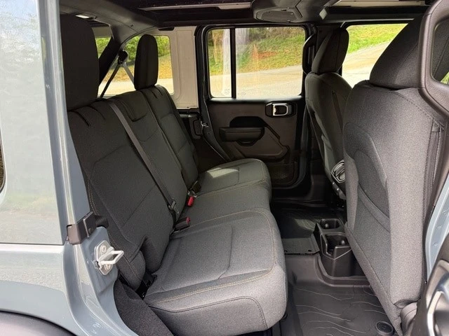 2026 Jeep - Image 17 of 31