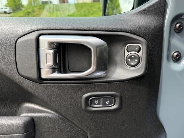 2026 Jeep - Image 13 of 31
