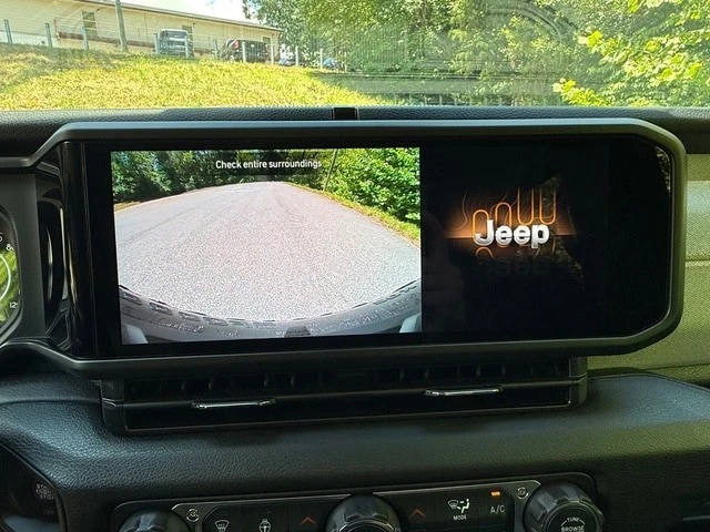2026 Jeep JL Wrangler - Image 23 of 30