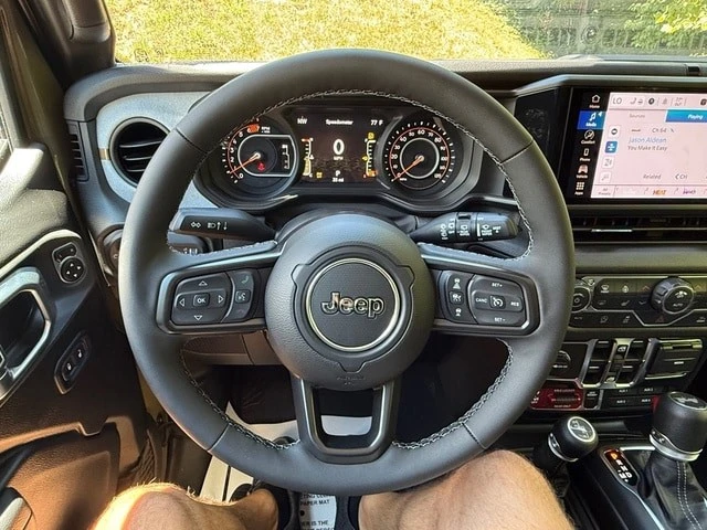 2026 Jeep JL Wrangler - Image 19 of 30