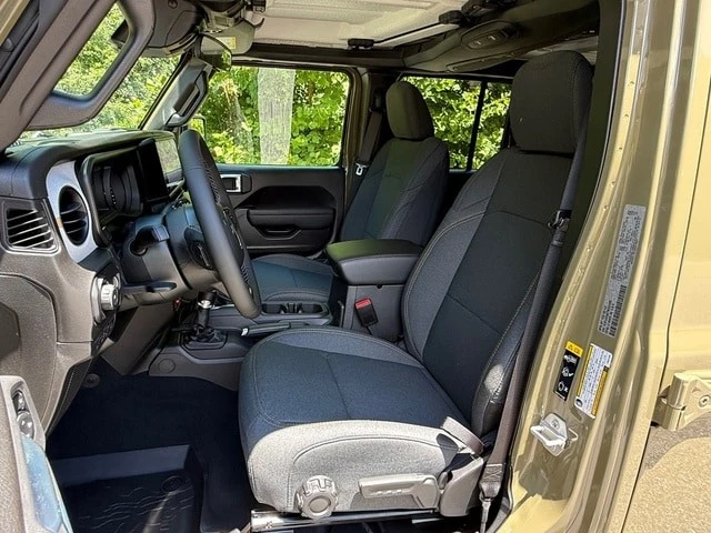 2026 Jeep JL Wrangler - Image 12 of 30