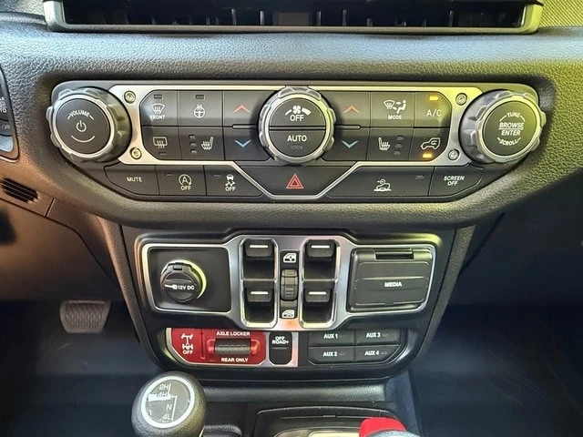 2026 Jeep JL Wrangler - Image 24 of 30