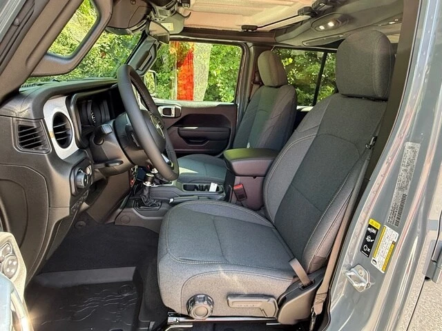 2026 Jeep JL Wrangler - Image 11 of 29