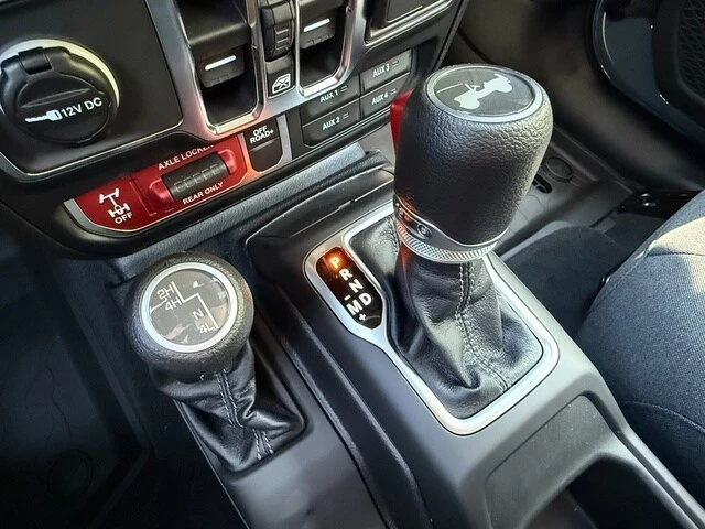 2026 Jeep JL Wrangler - Image 24 of 29