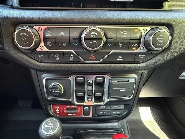 2026 Jeep JL Wrangler - Image 23 of 29