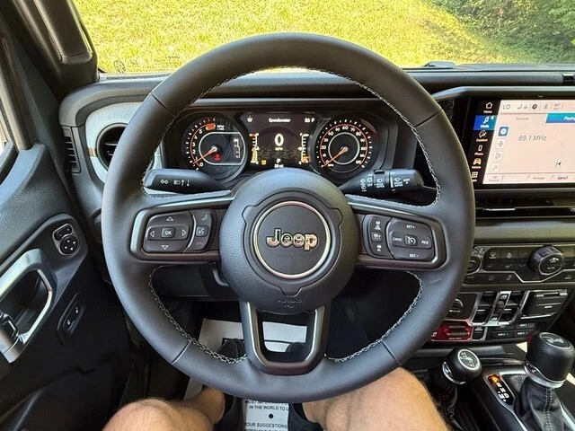 2026 Jeep JL Wrangler - Image 18 of 29
