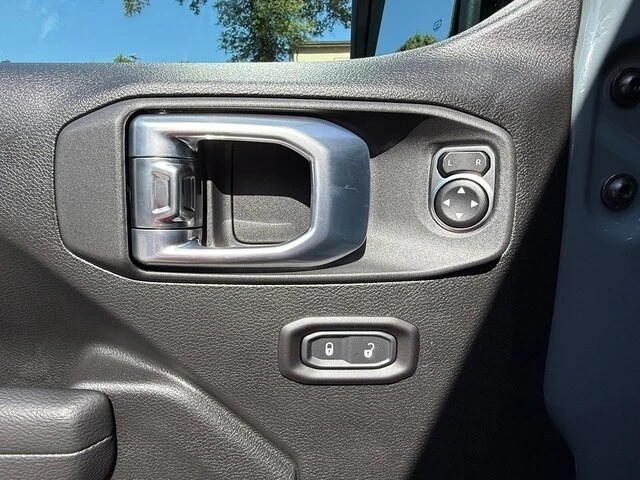 2026 Jeep JL Wrangler - Image 12 of 29