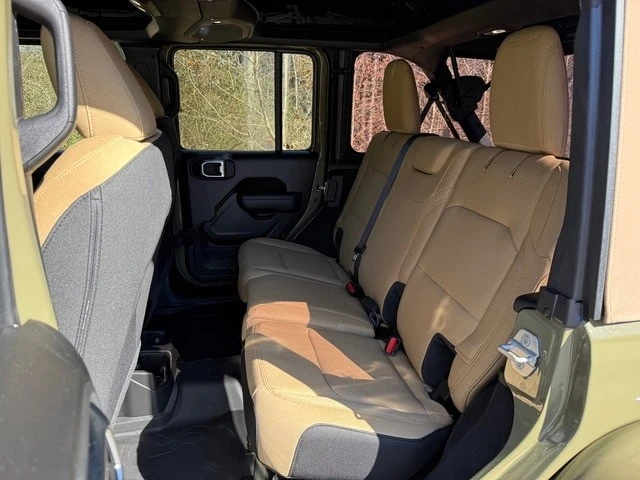 2026 Jeep JL Wrangler - Image 15 of 21