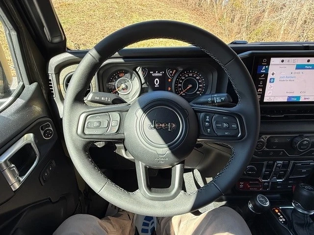 2026 Jeep JL Wrangler - Image 19 of 21
