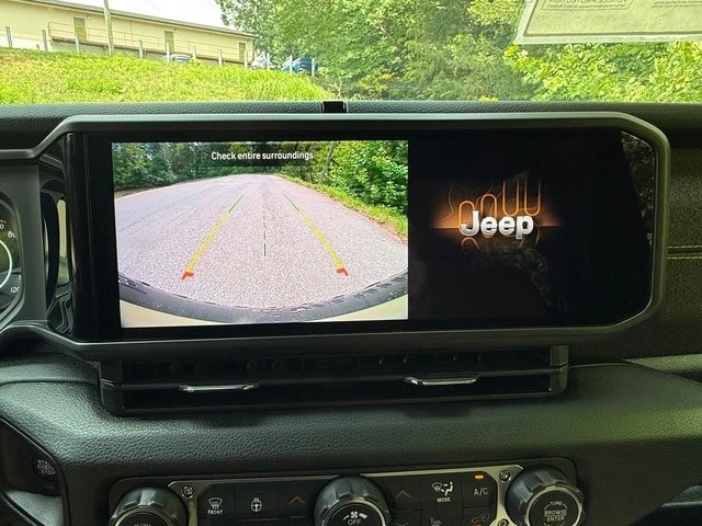 2026 Jeep JL Wrangler - Image 23 of 30