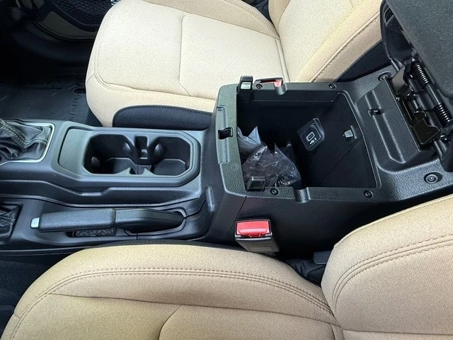2026 Jeep JL Wrangler - Image 27 of 30