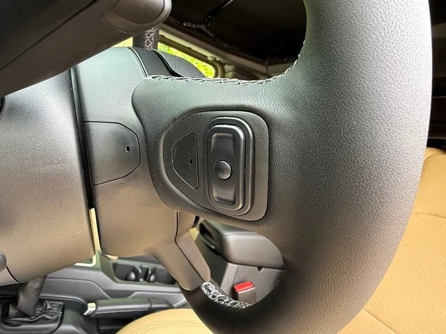2026 Jeep JL Wrangler - Image 14 of 30