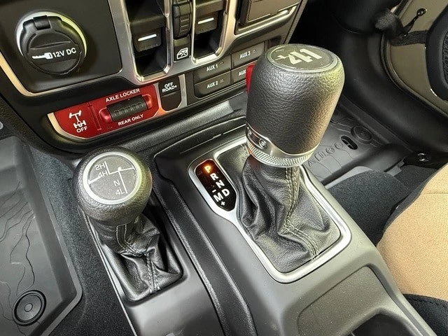 2026 Jeep JL Wrangler - Image 25 of 30