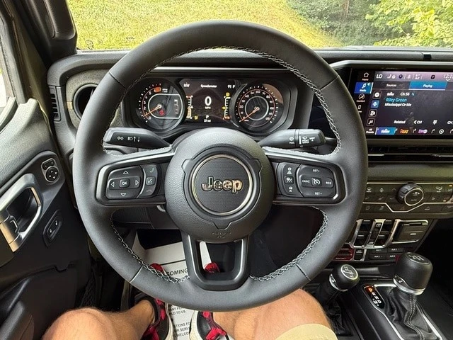 2026 Jeep JL Wrangler - Image 19 of 30