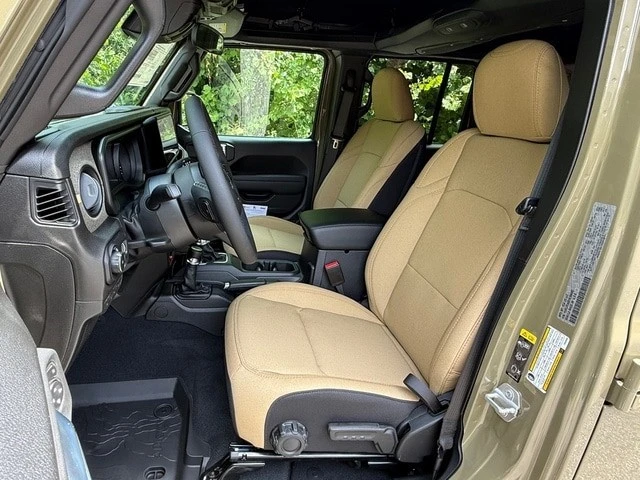 2026 Jeep JL Wrangler - Image 12 of 30