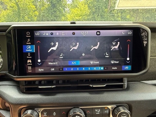2026 Jeep JL Wrangler - Image 22 of 30