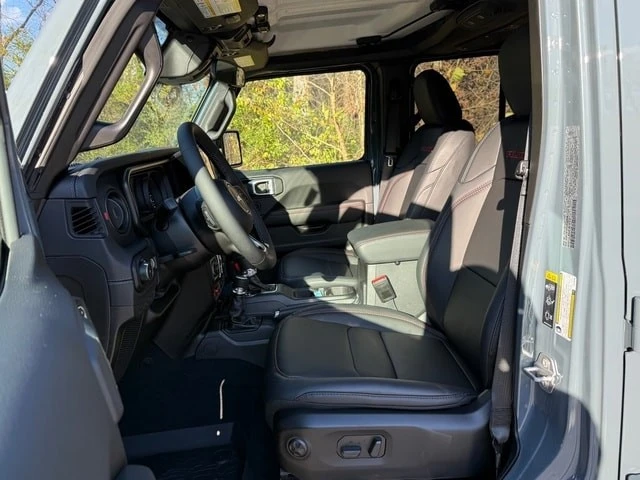 2026 Jeep JL Wrangler - Image 12 of 31