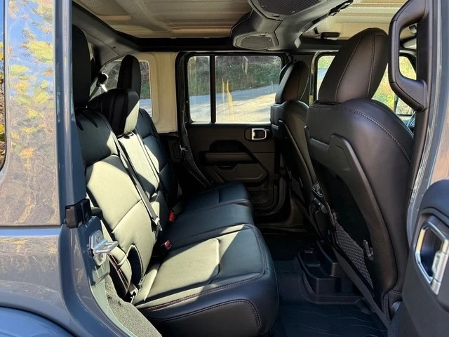 2026 Jeep JL Wrangler - Image 19 of 31