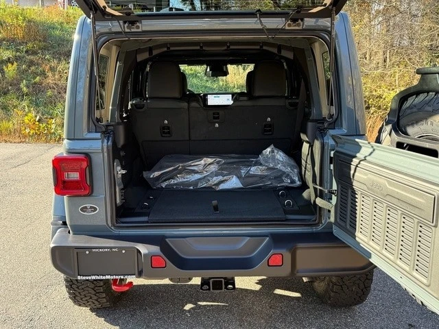 2026 Jeep JL Wrangler - Image 17 of 21