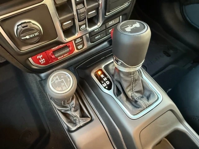2026 Jeep JL Wrangler - Image 27 of 31