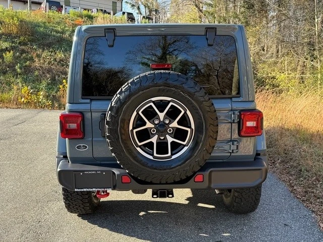2026 Jeep JL Wrangler - Image 8 of 31