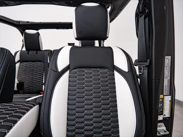 2026 Jeep JL Wrangler - Image 12 of 27