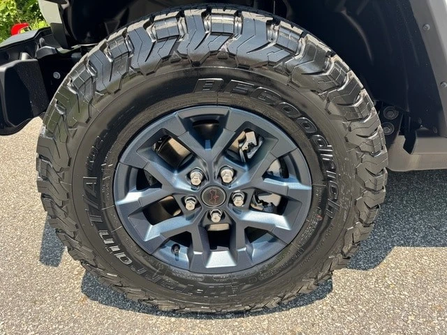 2026 Jeep JL Wrangler - Image 9 of 29