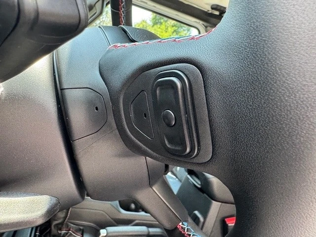 2026 Jeep JL Wrangler - Image 16 of 29