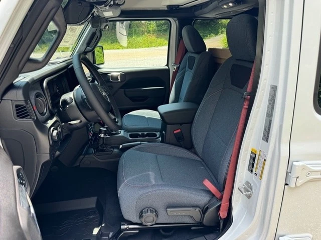 2026 Jeep JL Wrangler - Image 13 of 29