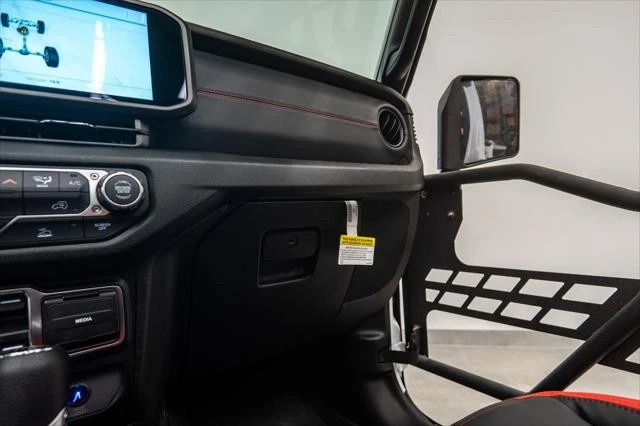 2026 Jeep JL Wrangler - Image 19 of 31