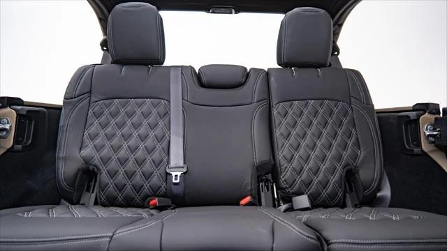 2026 Jeep JL Wrangler - Image 19 of 31