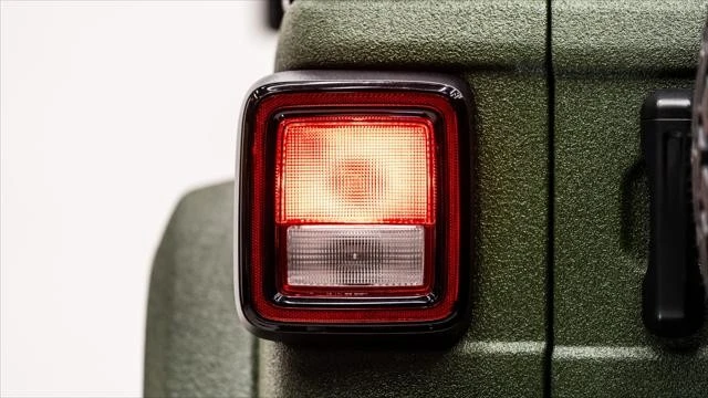 2026 Jeep JL Wrangler - Image 15 of 31