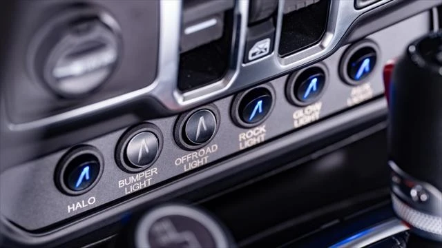 2026 Jeep JL Wrangler - Image 25 of 31