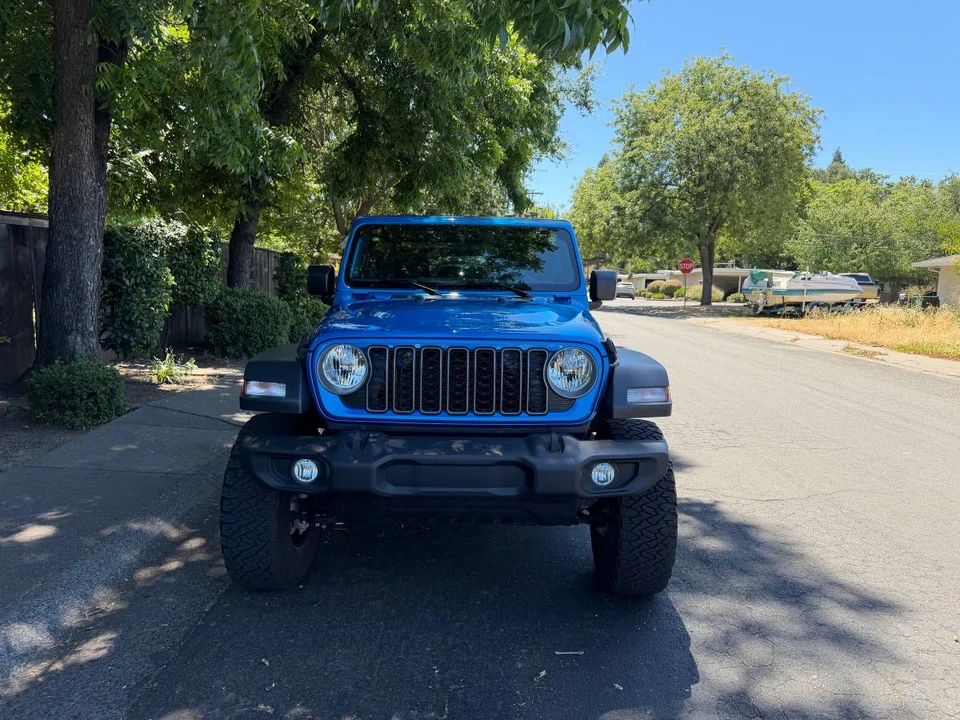 2026 Jeep JL Wrangler - Image 7 of 15
