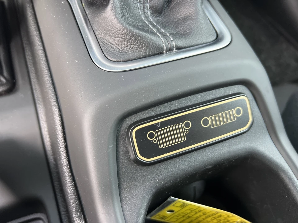 2026 Jeep JL Wrangler - Image 23 of 28