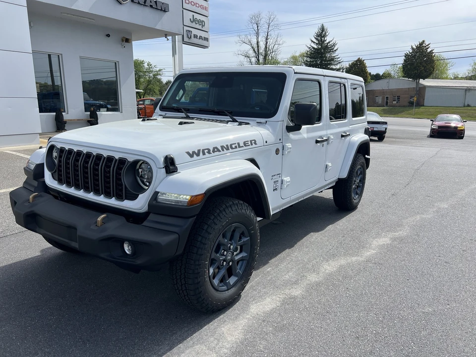 2026 Jeep JL Wrangler - Image 6 of 28