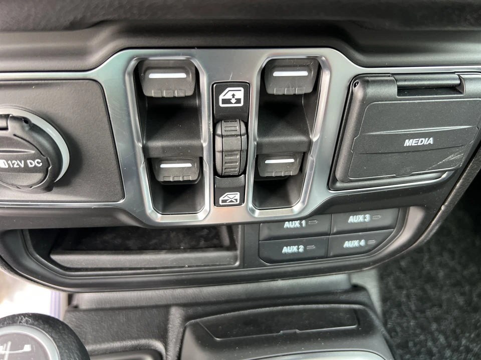 2026 Jeep JL Wrangler - Image 22 of 28