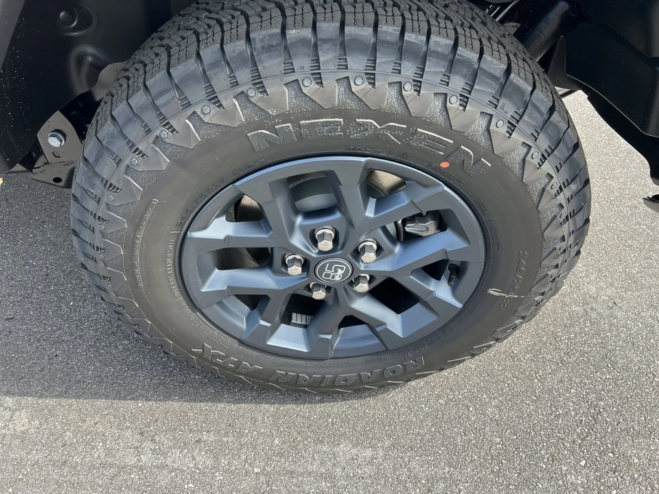2026 Jeep JL Wrangler - Image 12 of 28