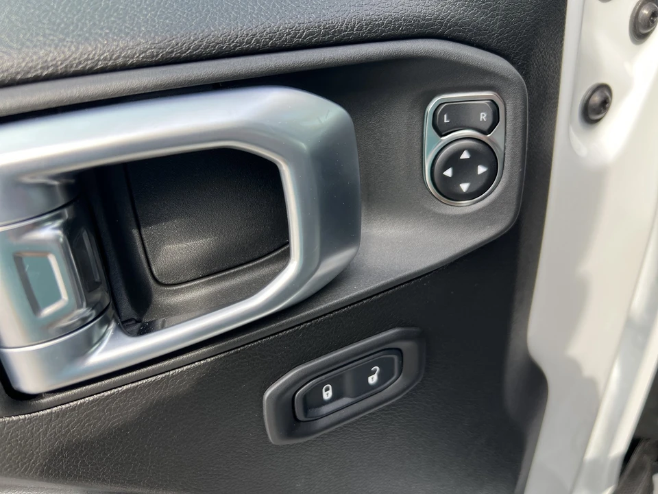 2026 Jeep JL Wrangler - Image 16 of 28