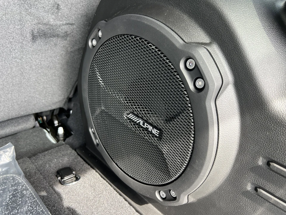 2026 Jeep JL Wrangler - Image 11 of 28