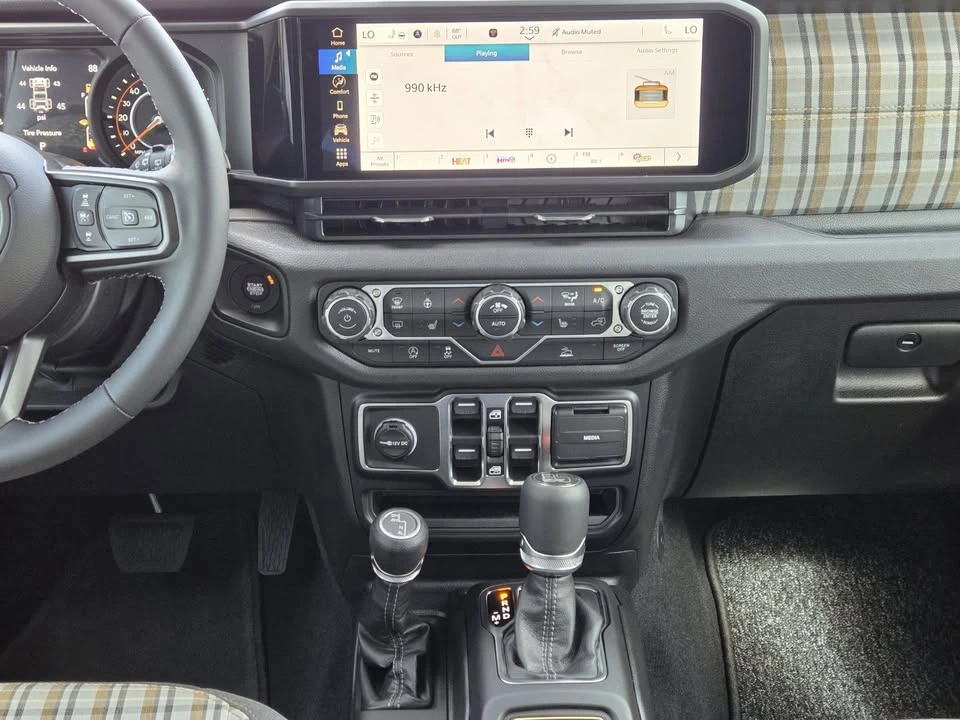 2026 Jeep JL Wrangler - Image 9 of 18